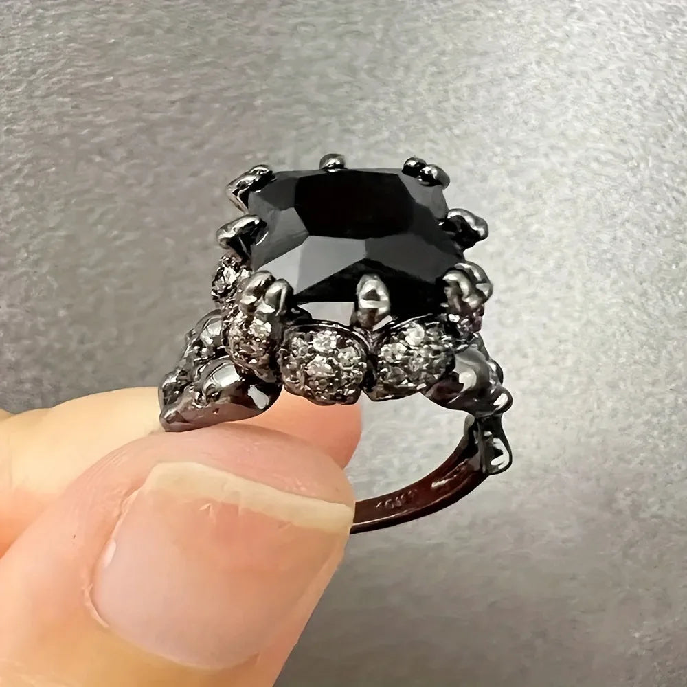 Stunning Punk Skull Ring - Retro Gothic Style, Black Zircon Jewelry, Simple Design, Unisex, Halloween Accessory Ring