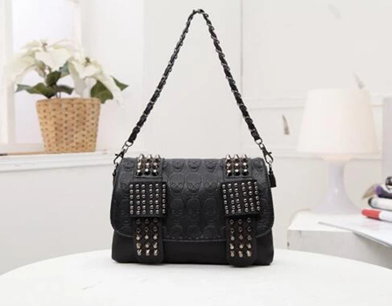 Yogodlns Women Black Leather Messenger Bags Fashion Vintage Messenger Cool Skull Rivets Shoulder Bags sac a main bolsa