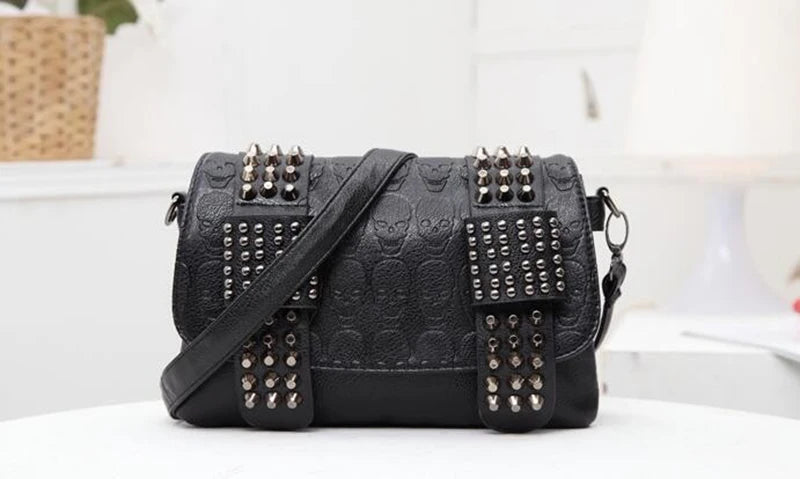 Yogodlns Women Black Leather Messenger Bags Fashion Vintage Messenger Cool Skull Rivets Shoulder Bags sac a main bolsa