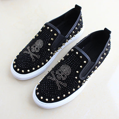 New Shoes for Men Tide Leather Casual Shoes Spring Autumn Cool Skull Rivet Flat Shoes Leisure Slip-on Loafers