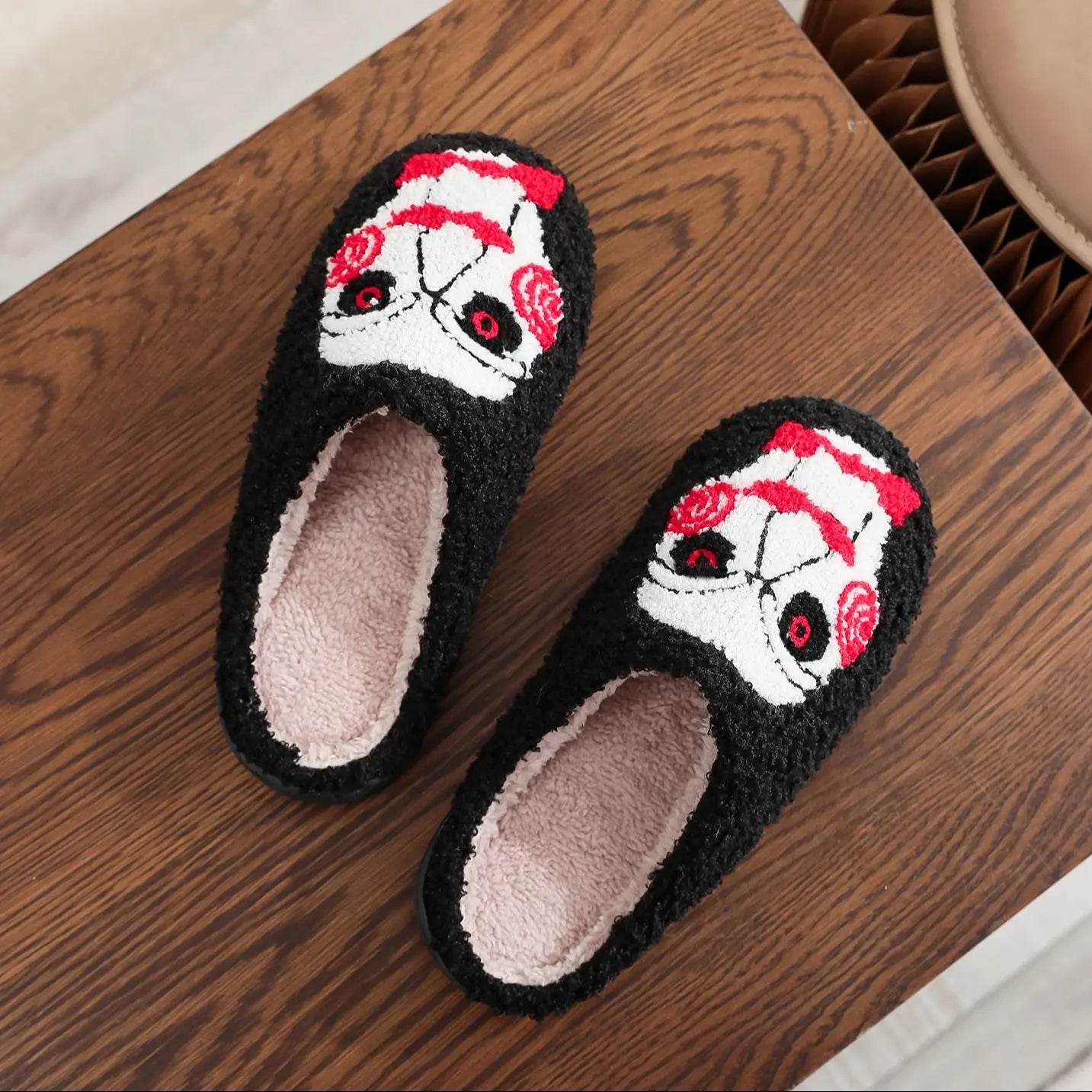 Horror Movie Chainsaw Horror Skull Pattern fashion Embroidery stuffed Home Thick Sole plaid Furry Cotton Slippers Personality Warm Non-Slip Indoor Slippers Men Women Can Wear Halloween Christmas Gift