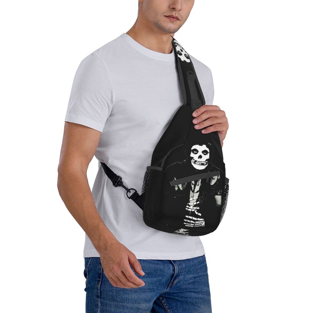 Misfits Skull Sling Crossbody Chest Bag Men Fashion Horror Punk Rock Music Shoulder Backpack for Travel Cycling