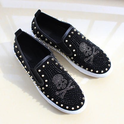 New Shoes for Men Tide Leather Casual Shoes Spring Autumn Cool Skull Rivet Flat Shoes Leisure Slip-on Loafers