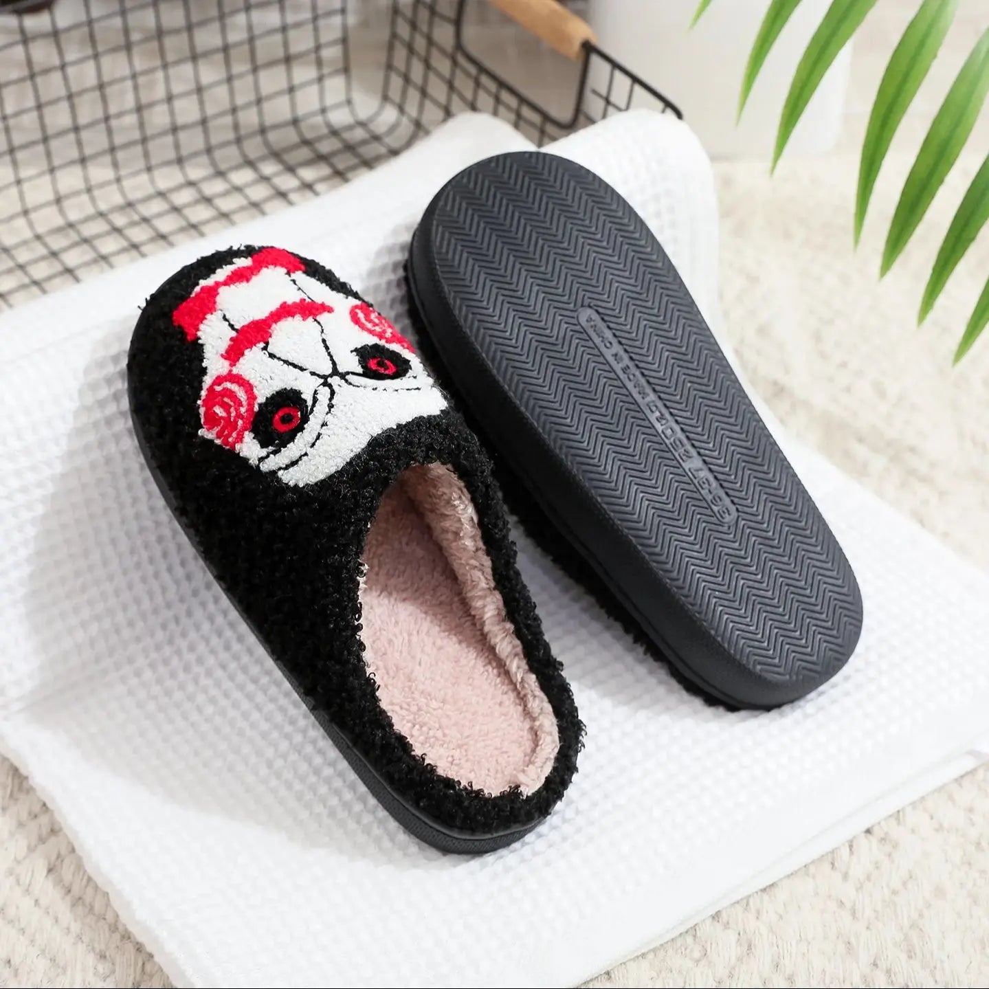 Horror Movie Chainsaw Horror Skull Pattern fashion Embroidery stuffed Home Thick Sole plaid Furry Cotton Slippers Personality Warm Non-Slip Indoor Slippers Men Women Can Wear Halloween Christmas Gift