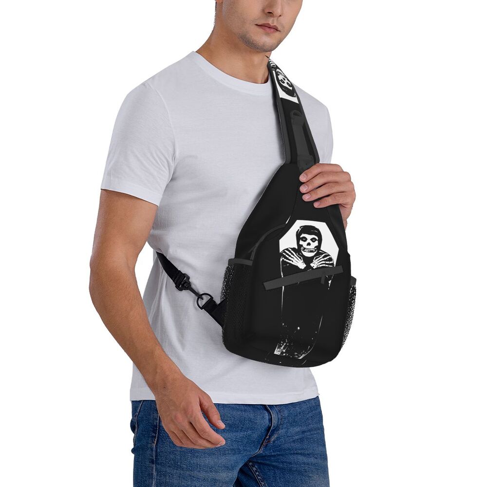 Misfits Skull Sling Crossbody Chest Bag Men Fashion Horror Punk Rock Music Shoulder Backpack for Travel Cycling