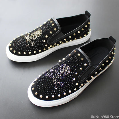 New Shoes for Men Tide Leather Casual Shoes Spring Autumn Cool Skull Rivet Flat Shoes Leisure Slip-on Loafers