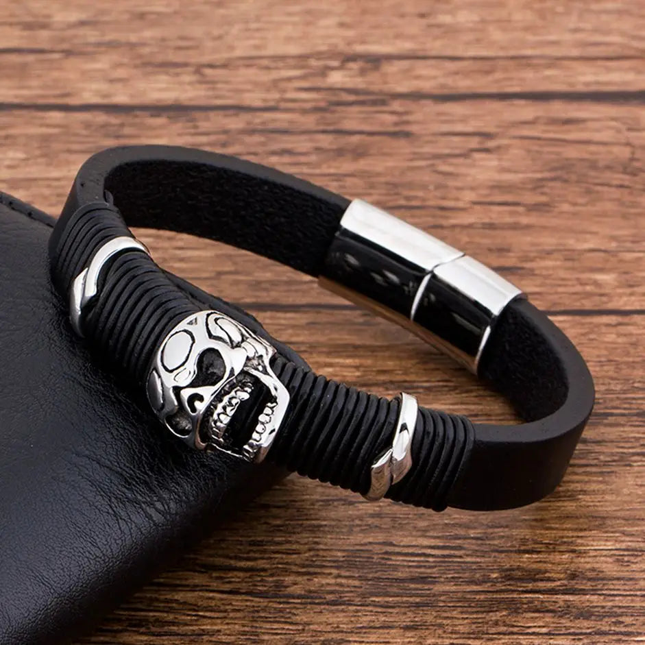 TYO Fashion Charm Stainless Steel Magnet Punk Rock Skull Black Leather Bracelet Men Jewelry Luxury Wholesale Accessories