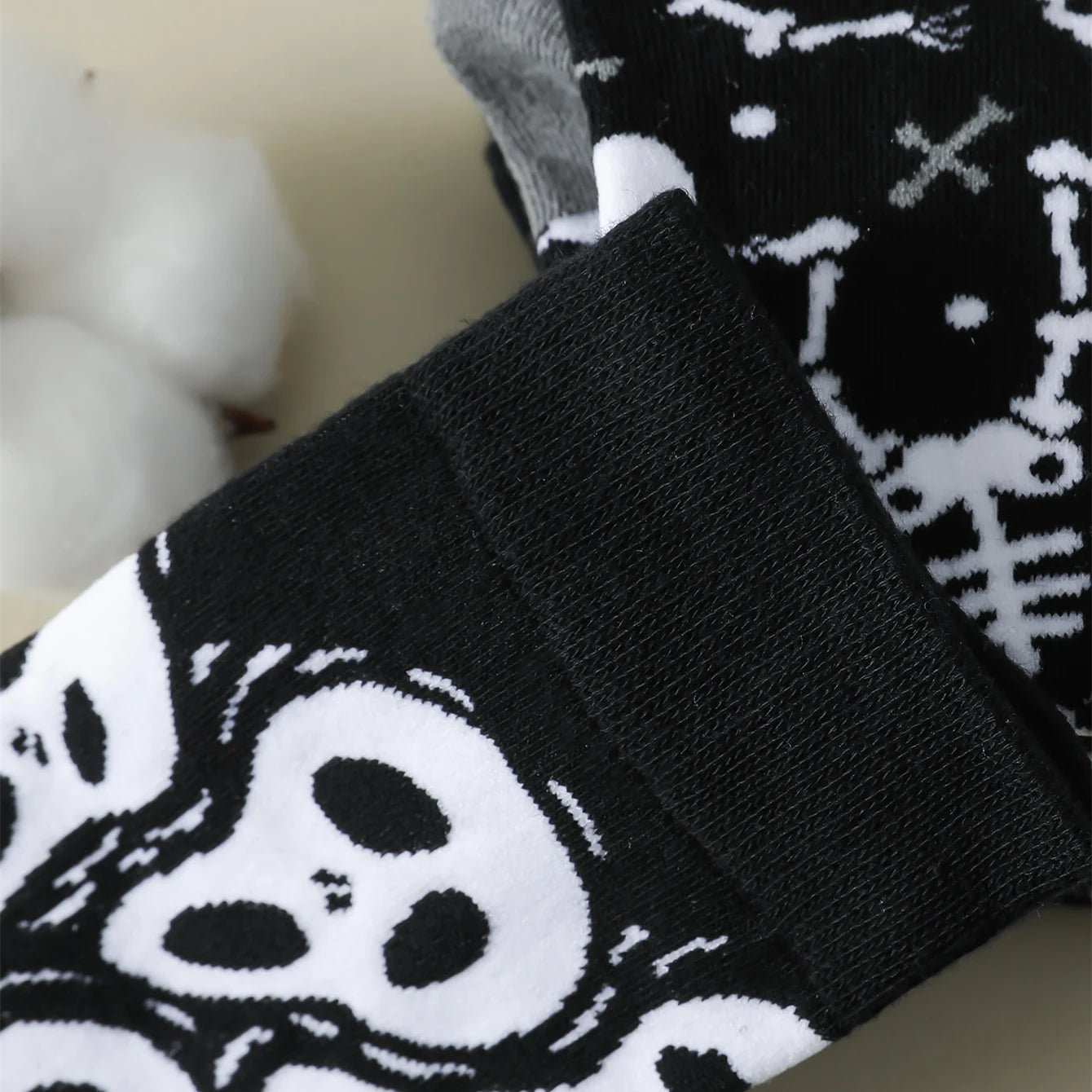 Women's Halloween Socks Skull Ghostmask Pattern Punk Trendy Crew Socks Autumn Winter Cozy Breathable Socks Lot